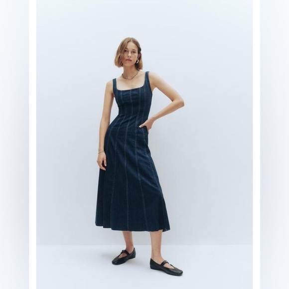 Reformation Amory denim midi dress in Caspian size 2 - Picture 2 of 9